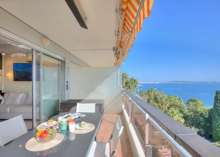 La Mirandole Sea View - Happy