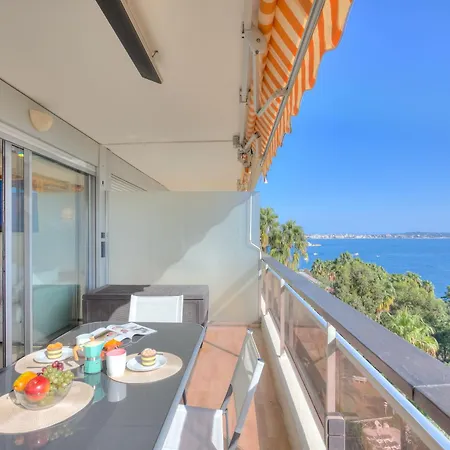 La Mirandole Sea View - Happy